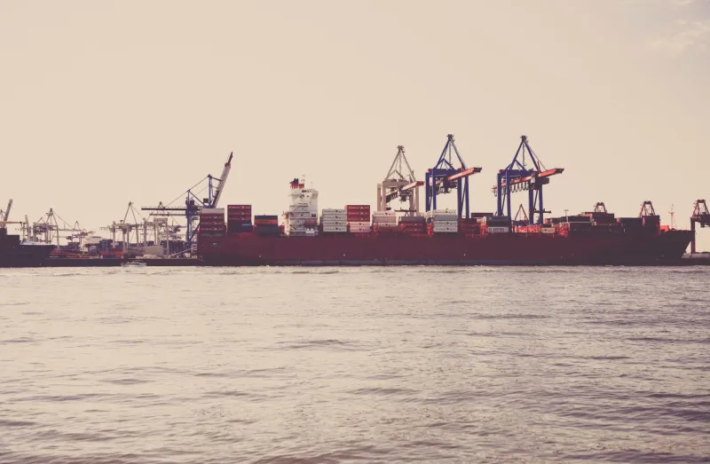 Freight Rate Turbulence: How US B2B Exporters Can Convert Shipping Cost Volatility Into a Strategic Weapon